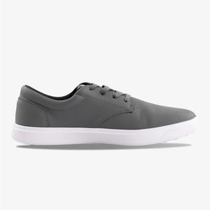 Travis mathew “the wildcard” leather spikeless golf shoe